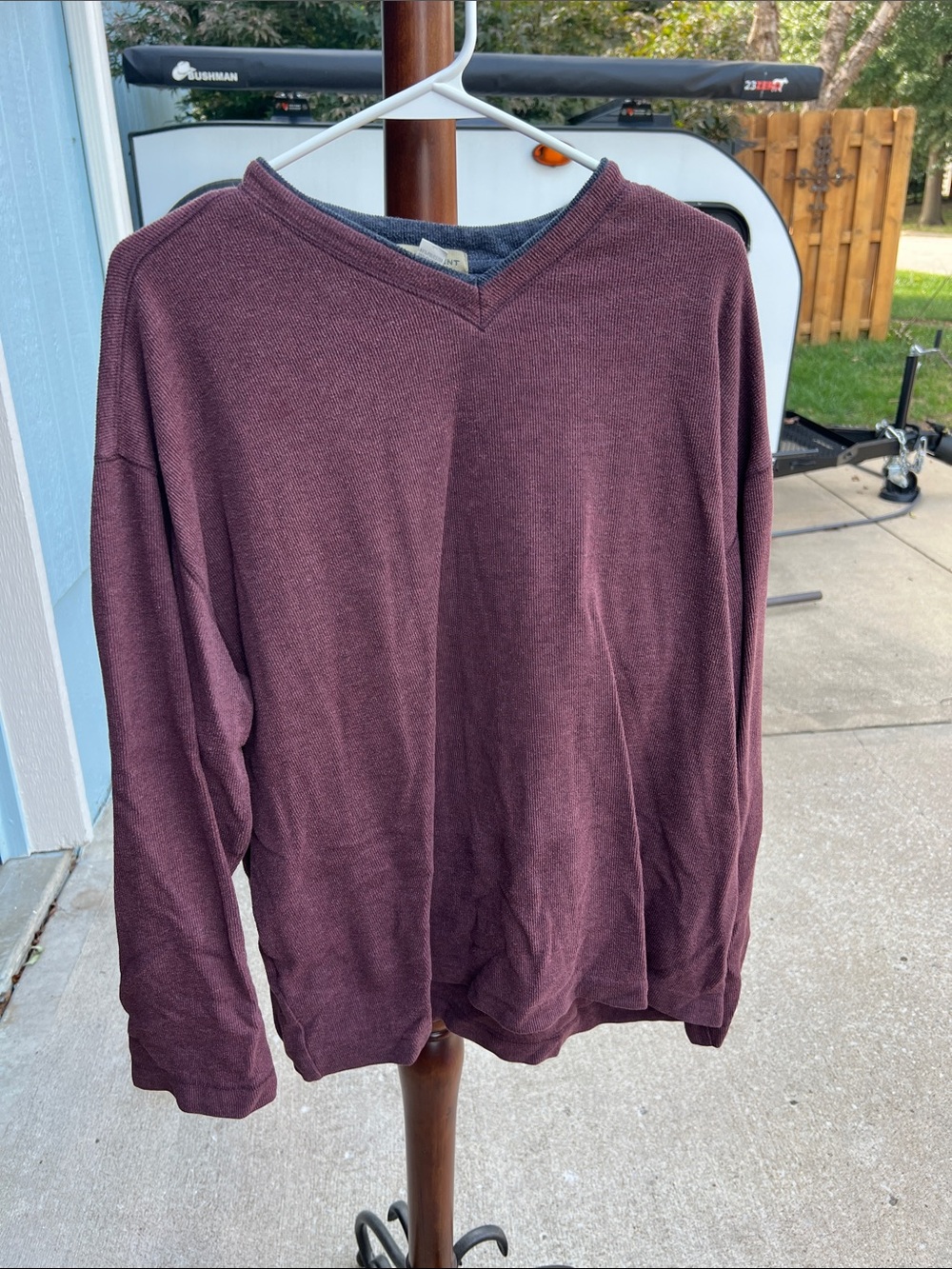 Basic Editions Men's V-Neck Sweater in Plum